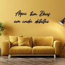 Frase Decorativa Em Mdf Aqui Tem Deus em Cada Detalhe Preto 1 Metro